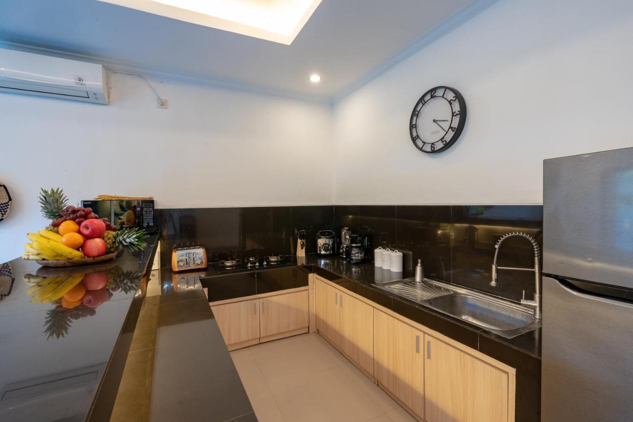 Vast 5bd With Garden And Private Pool 250m To