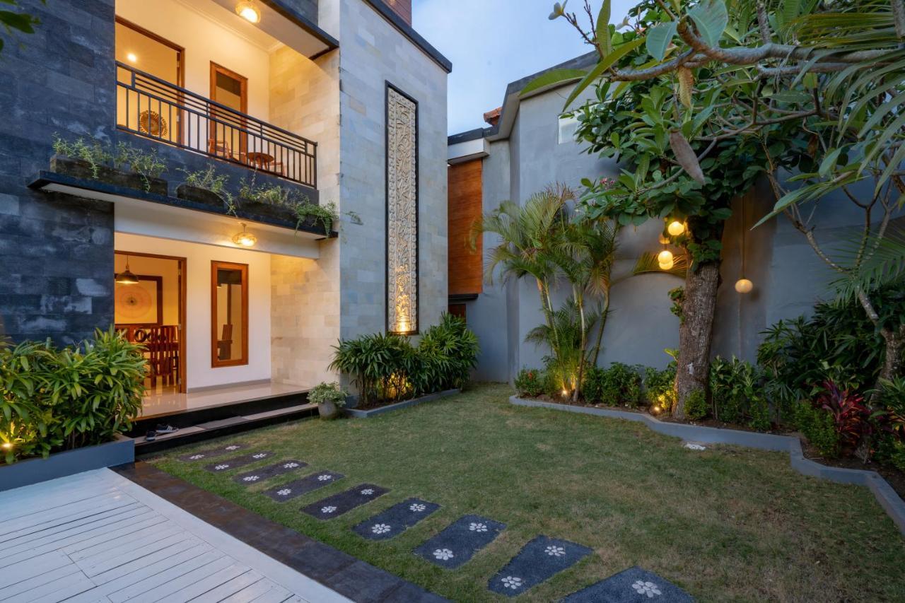Vast 5bd With Garden And Private Pool 250m To Villa *