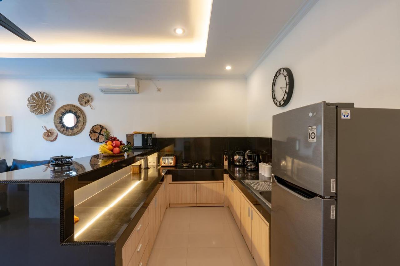 Vast 5bd With Garden And Private Pool 250m To *