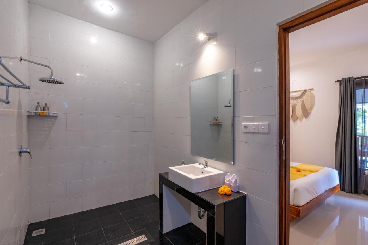 Vast 5bd With Garden And Private Pool 250m To *